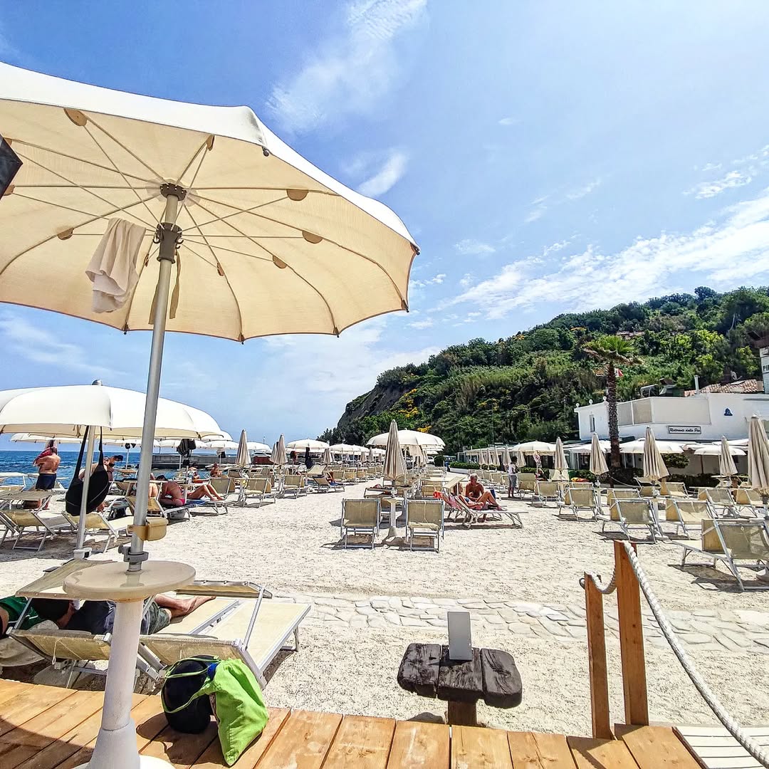 Baia Vallugola Spiaggia