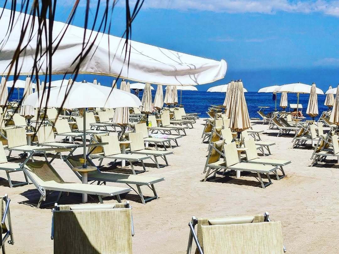 Baia Vallugola Spiaggia